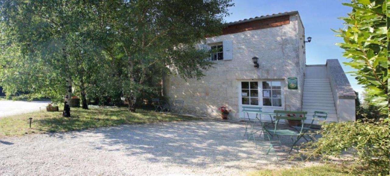 Chambres d'Hôtes Domaine Le Fragnaud Saint-Porchaire Exterior foto